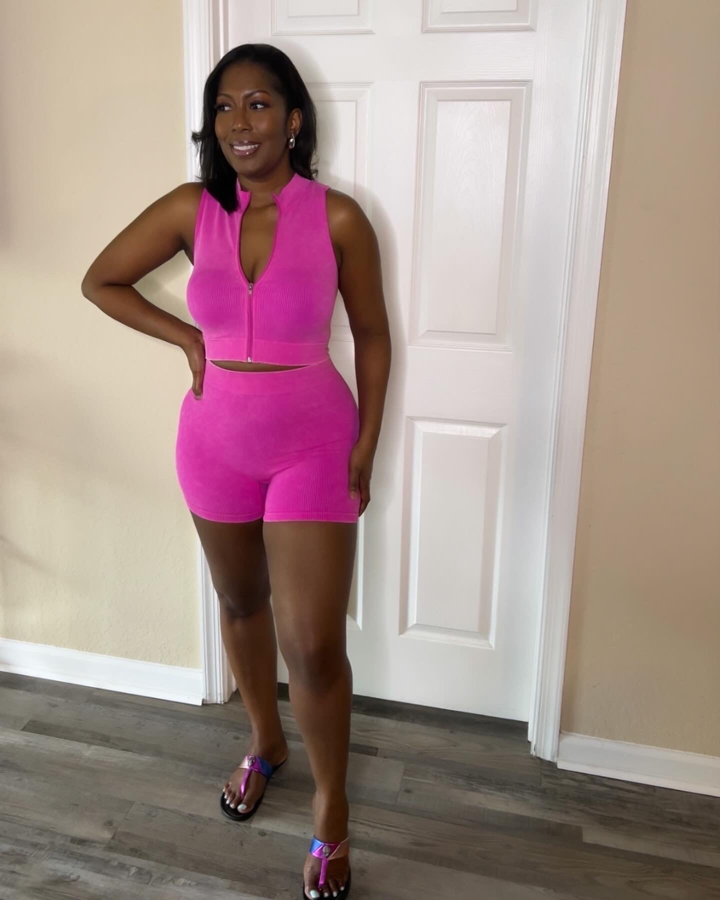 Girl on the run (short set)